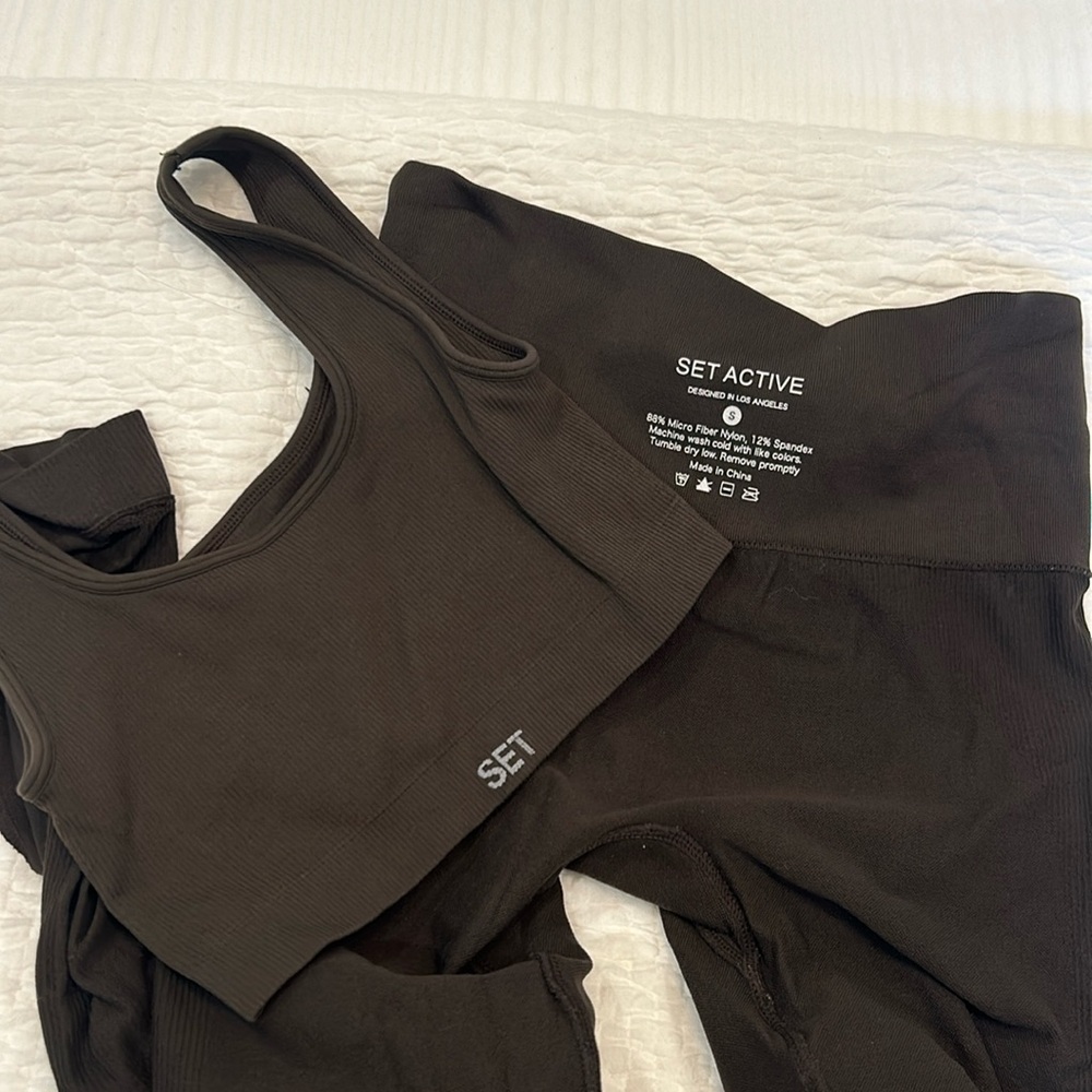 This set is sick- SET ACTIVE BROWN!!!